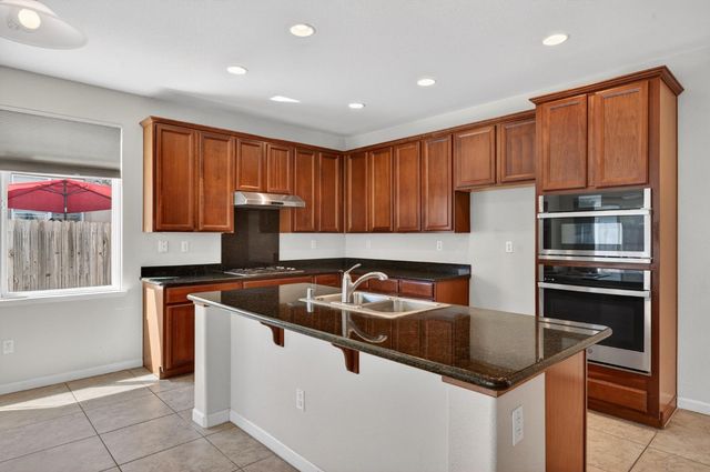 5708 Claudied Way, Elk Grove, CA 95757