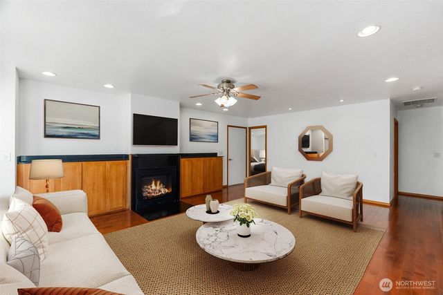 7713 Greenridge Loop SW, Olympia, WA 98512