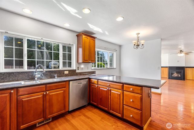 7713 Greenridge Loop SW, Olympia, WA 98512