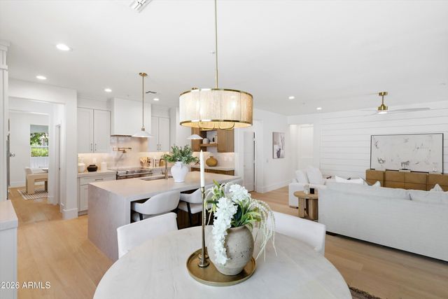 1360 S MULBERRY Street, Gilbert, AZ 85296