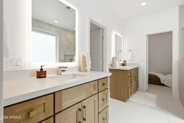 1360 S MULBERRY Street, Gilbert, AZ 85296