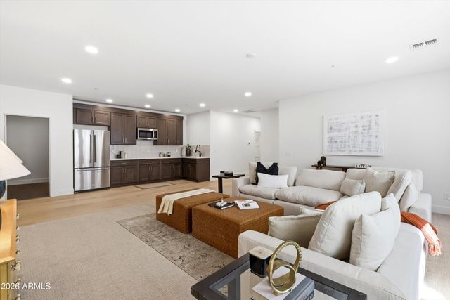 1360 S MULBERRY Street, Gilbert, AZ 85296