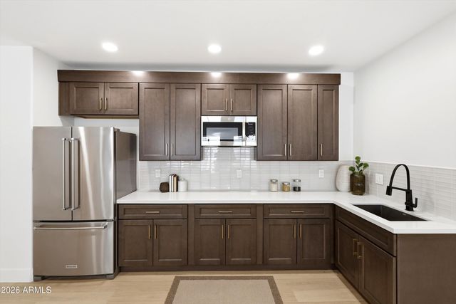 1360 S MULBERRY Street, Gilbert, AZ 85296