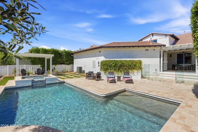 1360 S MULBERRY Street, Gilbert, AZ 85296