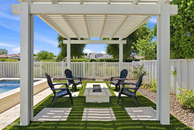 1360 S MULBERRY Street, Gilbert, AZ 85296