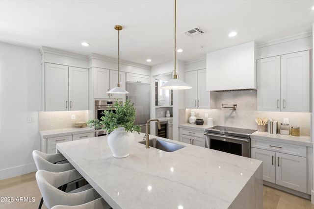 1360 S MULBERRY Street, Gilbert, AZ 85296