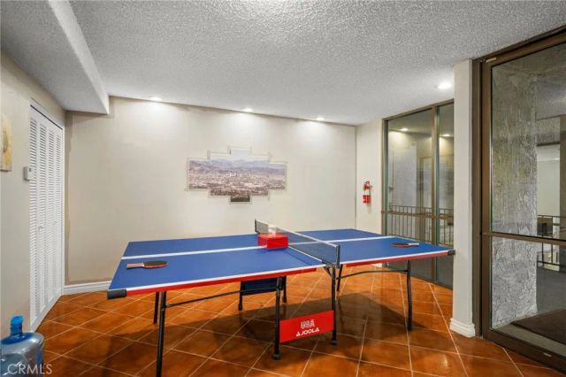 1401 Valley View Road 329, Glendale, CA 91202