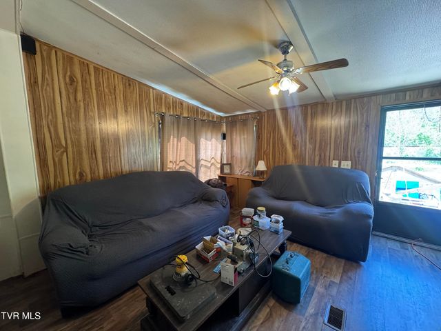 90 Railroad Avenue, Saint Paul, VA 24283