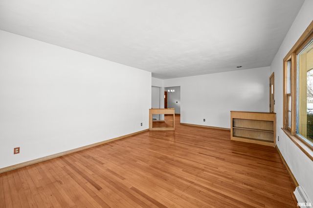 1901 W 38TH Street, Davenport, IA 25806