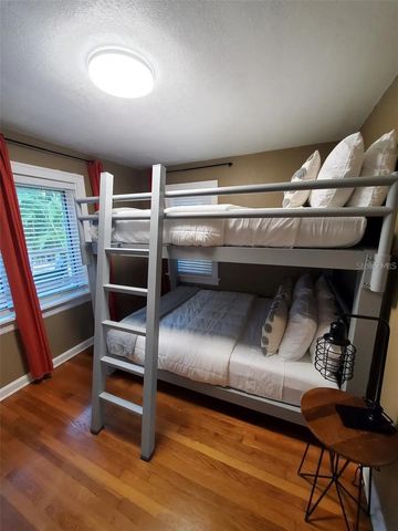 1501 29TH AVENUE N, St Petersburg, FL 33704