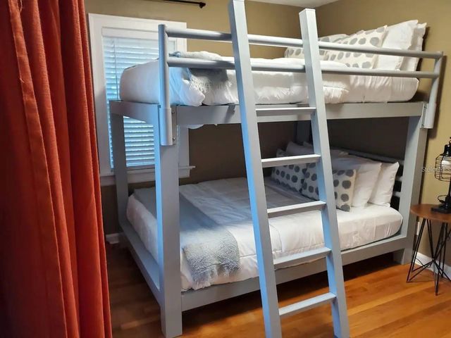 1501 29TH AVENUE N, St Petersburg, FL 33704