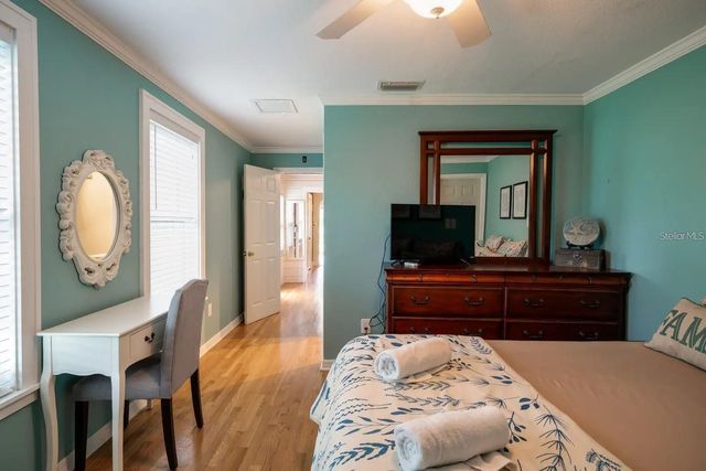 1501 29TH AVENUE N, St Petersburg, FL 33704