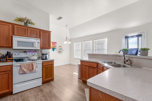 1631 Nashwood Drive, Grand Prairie, TX 75051