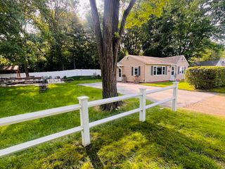 44 Amesbury St, Worcester, MA 01605