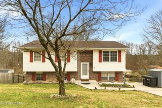 610 Red Bud Lane, Oliver Springs, TN 37840