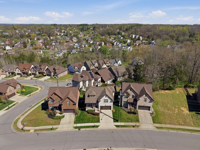 240 Windmill Trl, Hermitage, TN 37076