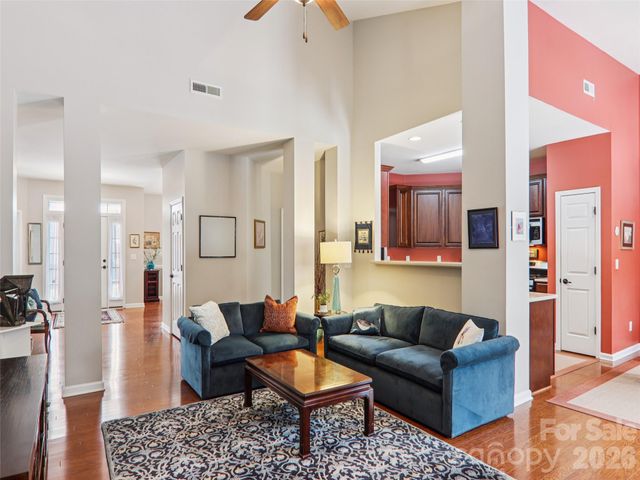 1 Breyerton Court, Asheville, NC 28804