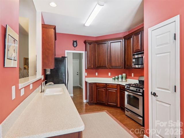 1 Breyerton Court, Asheville, NC 28804