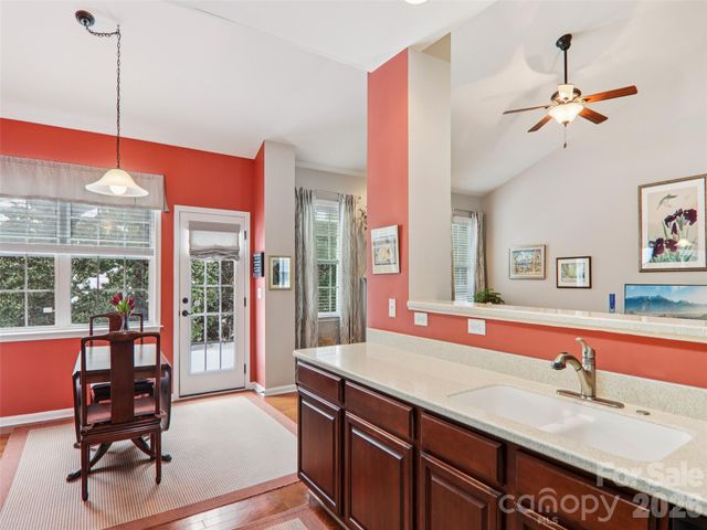 1 Breyerton Court, Asheville, NC 28804
