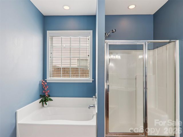 1 Breyerton Court, Asheville, NC 28804