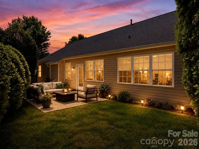 1 Breyerton Court, Asheville, NC 28804