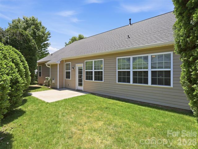 1 Breyerton Court, Asheville, NC 28804