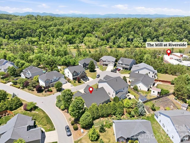 1 Breyerton Court, Asheville, NC 28804