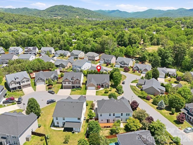 1 Breyerton Court, Asheville, NC 28804