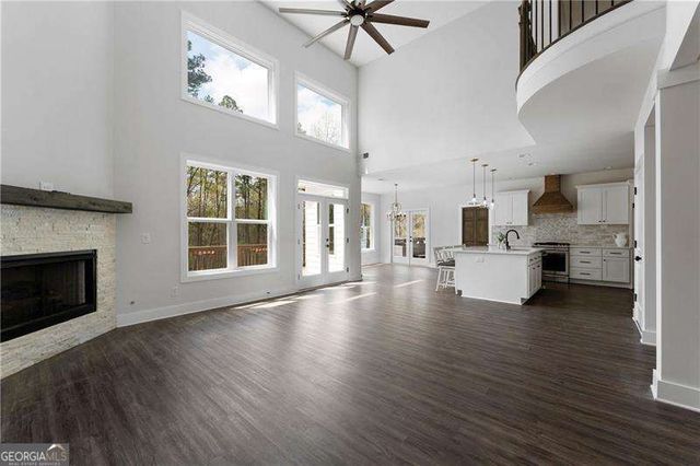401 Blossom Trail, Acworth, GA 30101