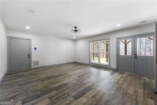 401 Blossom Trail, Acworth, GA 30101
