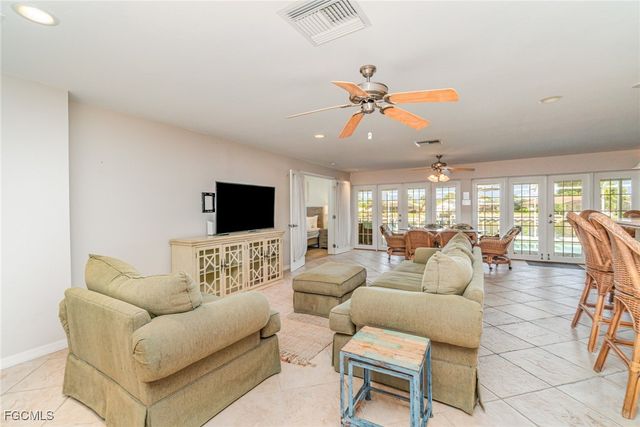 2019 SE 28th TER, Cape Coral, FL 33904