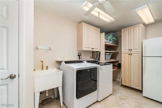 2019 SE 28th TER, Cape Coral, FL 33904