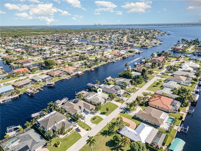 2019 SE 28th TER, Cape Coral, FL 33904