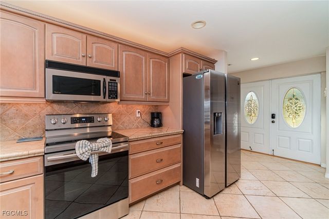 2019 SE 28th TER, Cape Coral, FL 33904