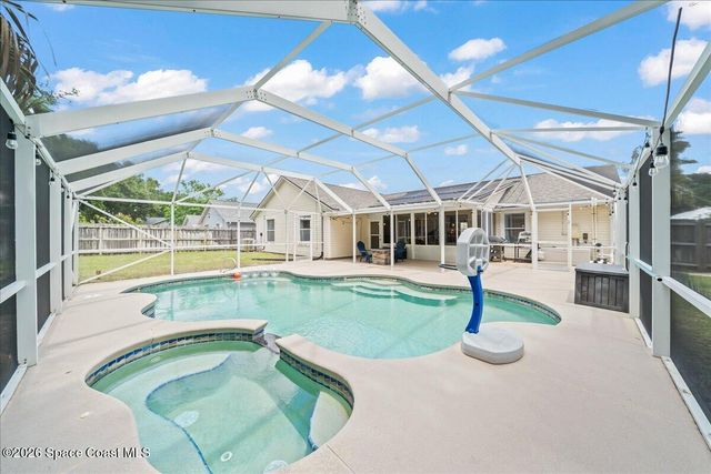 3320 Lakeview Circle, Melbourne, FL 32934