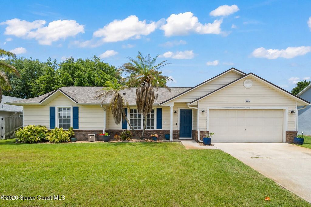 3320 Lakeview Circle, Melbourne, FL 32934