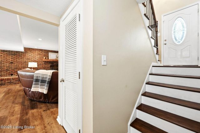 2410 Mahan Dr, Louisville, KY 40299