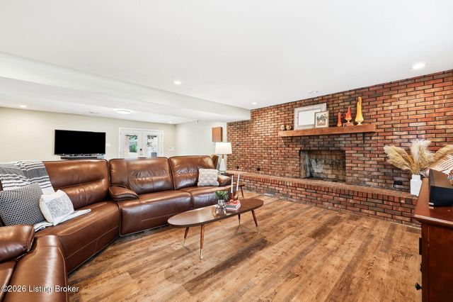2410 Mahan Dr, Louisville, KY 40299