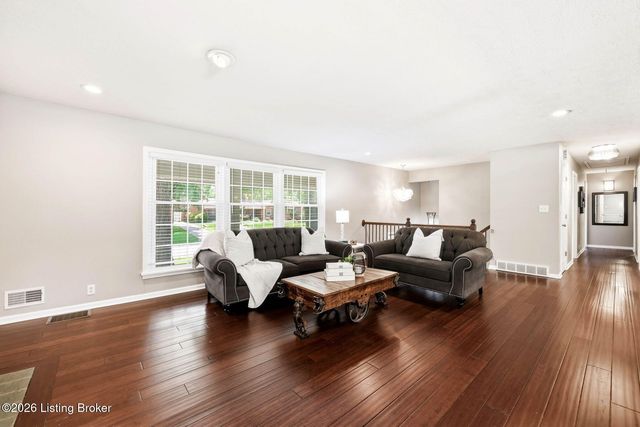 2410 Mahan Dr, Louisville, KY 40299