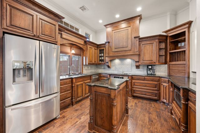 2208 Fair Oaks Drive, Bridgeport, TX 76426