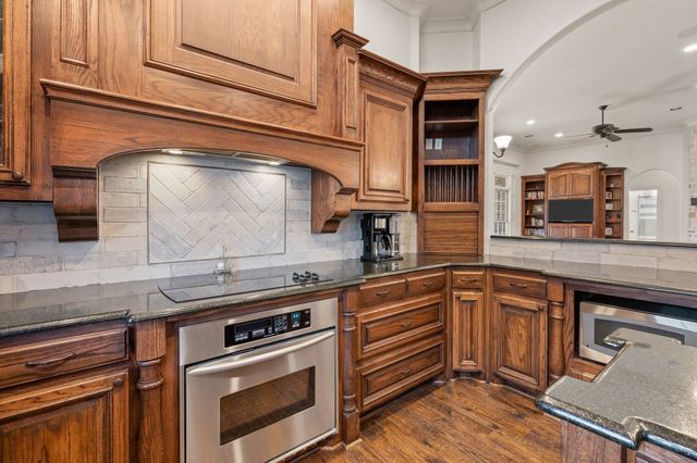 2208 Fair Oaks Drive, Bridgeport, TX 76426