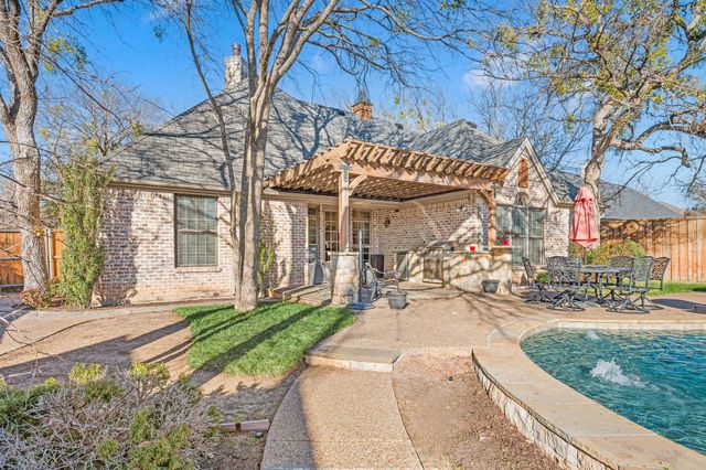 2208 Fair Oaks Drive, Bridgeport, TX 76426