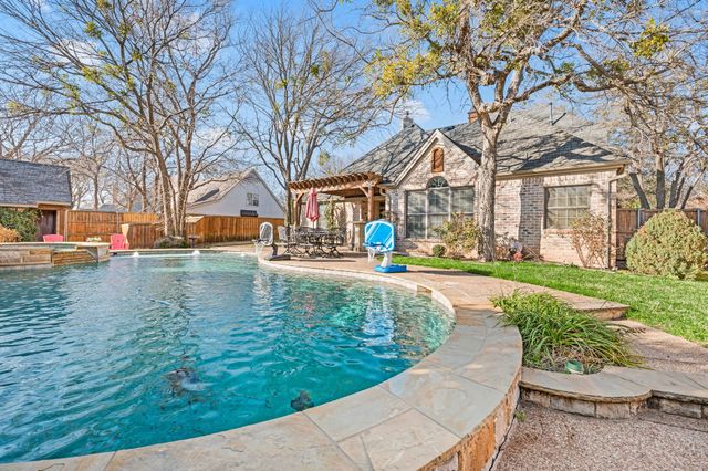 2208 Fair Oaks Drive, Bridgeport, TX 76426