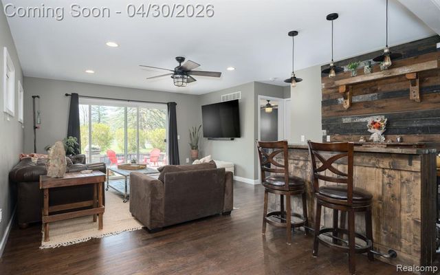 1220 Genesee Drive, Royal Oak, MI 48073