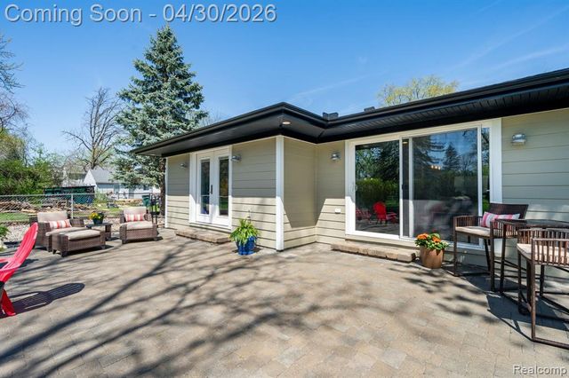 1220 Genesee Drive, Royal Oak, MI 48073