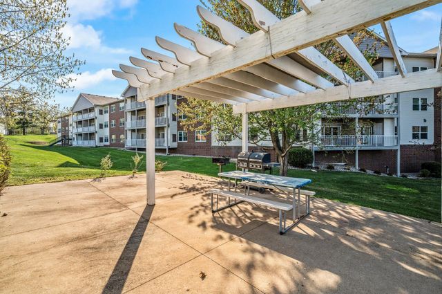 2231 Penn Place 114, North Saint Paul, MN 55109