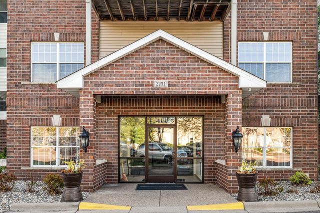 2231 Penn Place 114, North Saint Paul, MN 55109