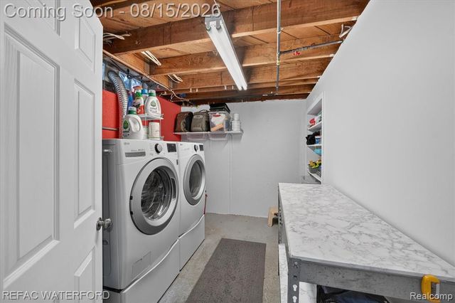 3476 Levee Street, Waterford, MI 48329