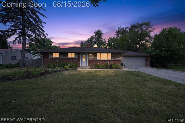 3476 Levee Street, Waterford, MI 48329