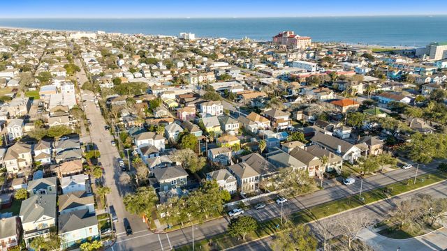 1512 25th Street, Galveston, TX 77550